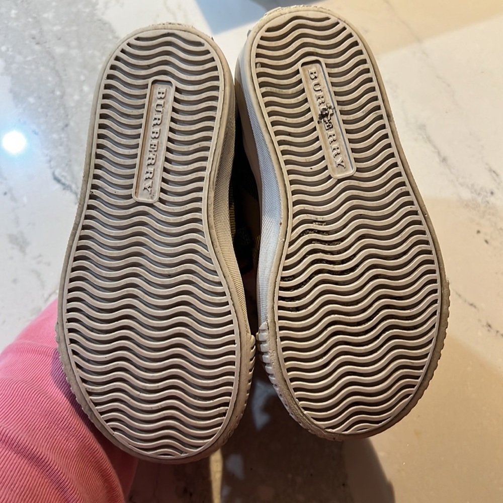Burberry Warslow Star-Print Check High-Top Sneaker, Black, Toddler-with Box! - Picture 8 of 8